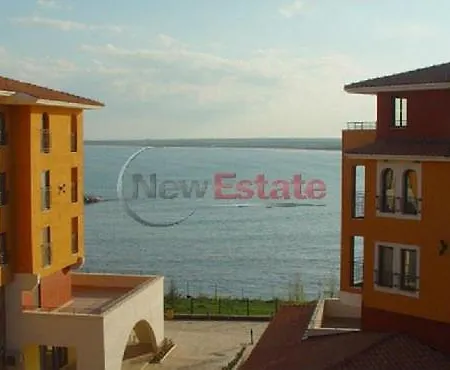 Art Marina Cape-private Host