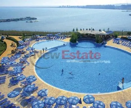 Art Marina Cape-private Host