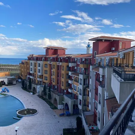 Art Marina Cape-private Host Apartment Ravda