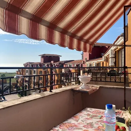 Art Marina Cape-private Host *