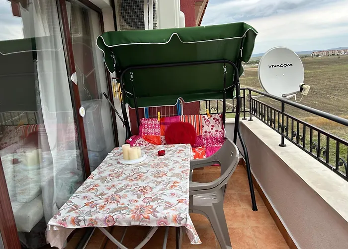 Art Marina Cape-private Host * Равда