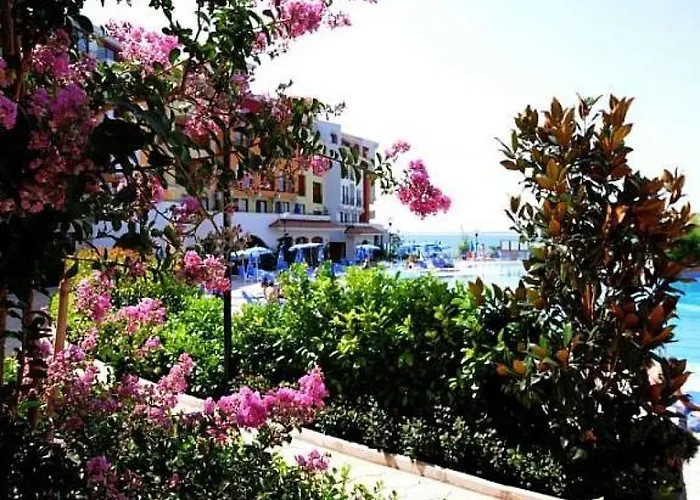 Апартаменти Art Marina Cape-private Host *