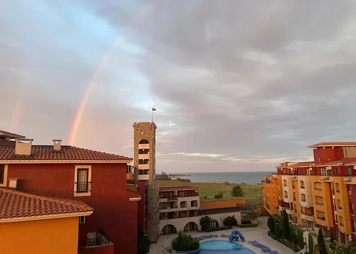 Art Marina Cape-private Host Апартаменти *