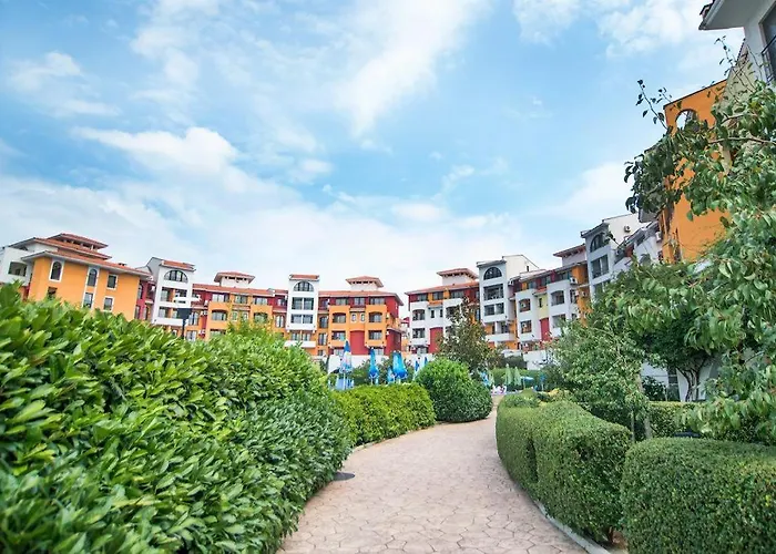 Art Marina Cape-private Host Равда