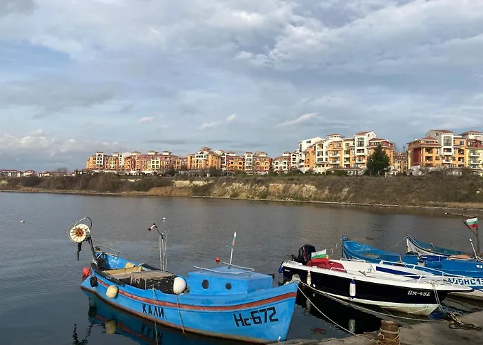 Apartment Art Marina Cape-private Host Rawda