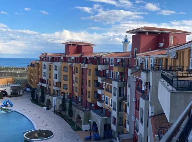 Art Marina Cape-private Host Apartment Rawda