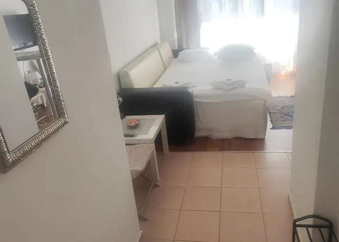 Art Marina Cape-private Host